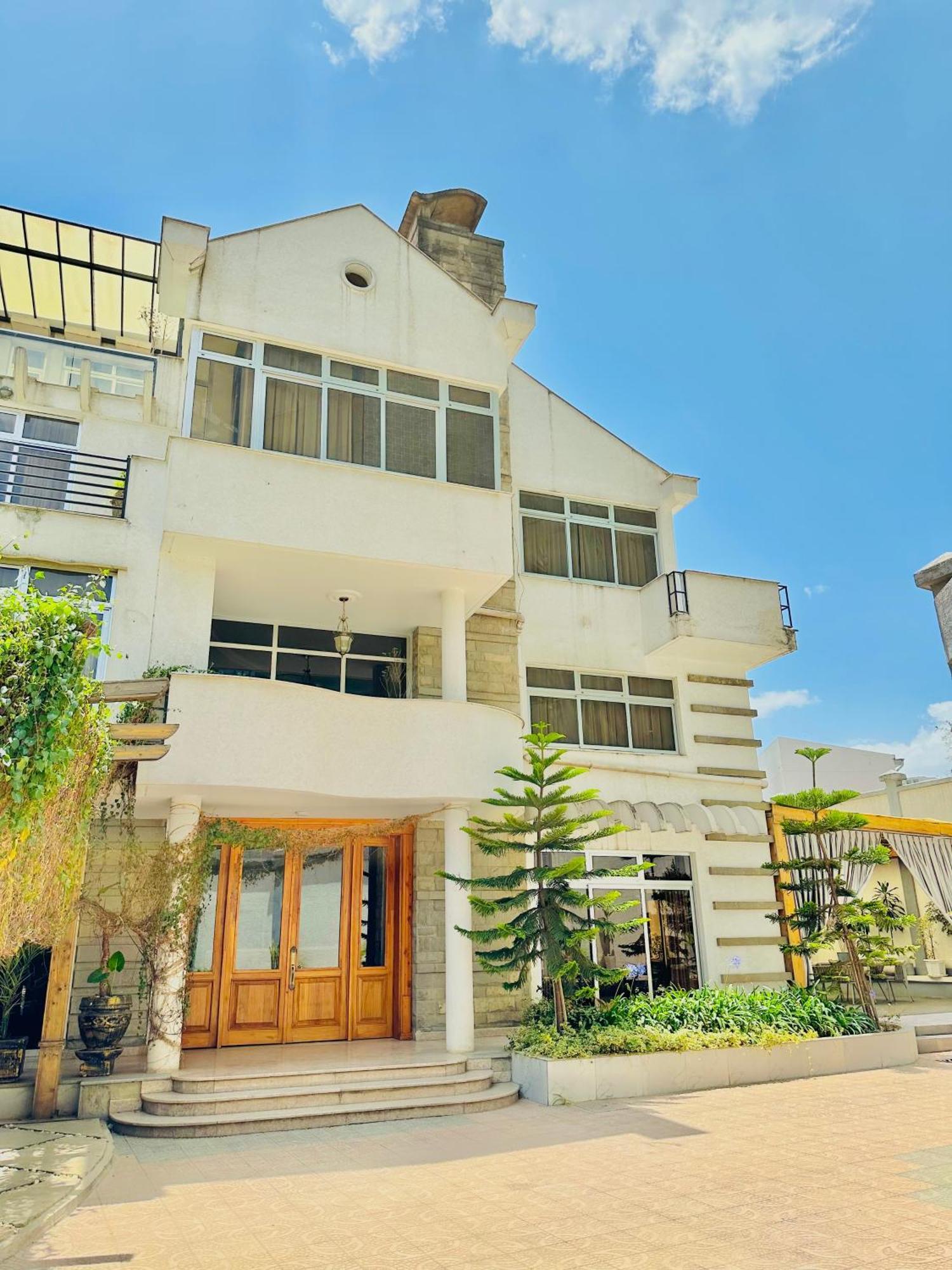 Social House Acomodação com café da manhã Adis Abeba Exterior foto